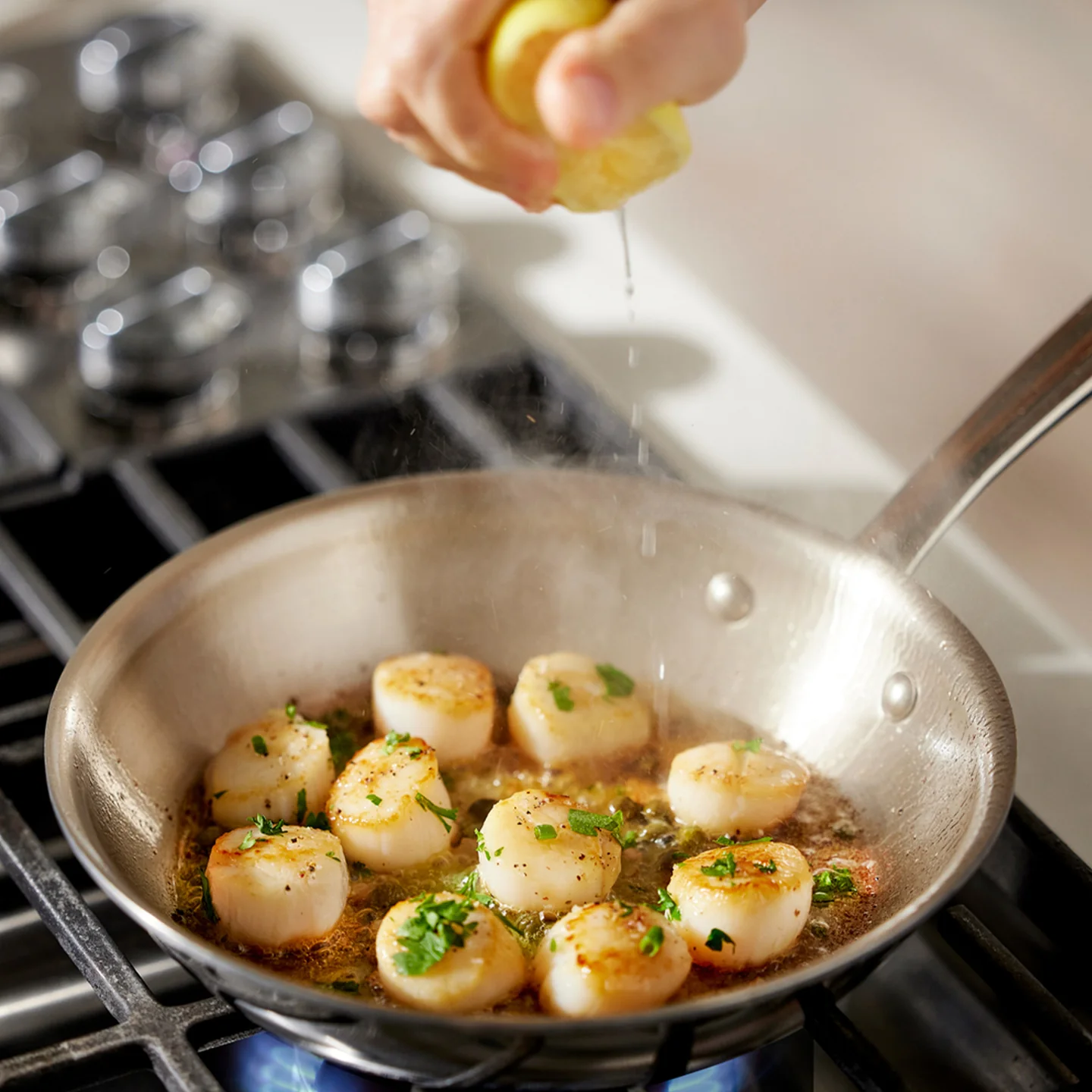 All-Clad G5 Graphite Core Skillet - Image 2