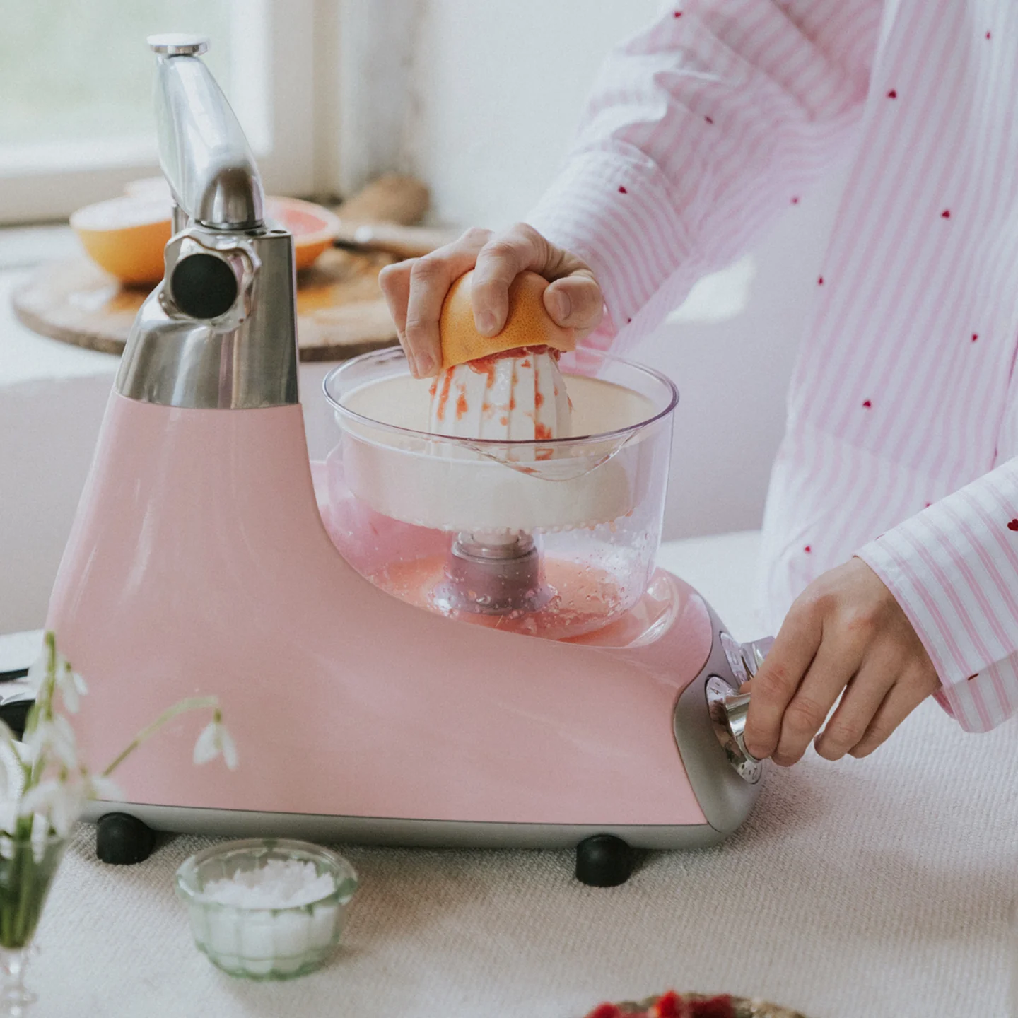 Ankarsrum Assistent Original Food Mixer / Cloudy Pink - Image 2