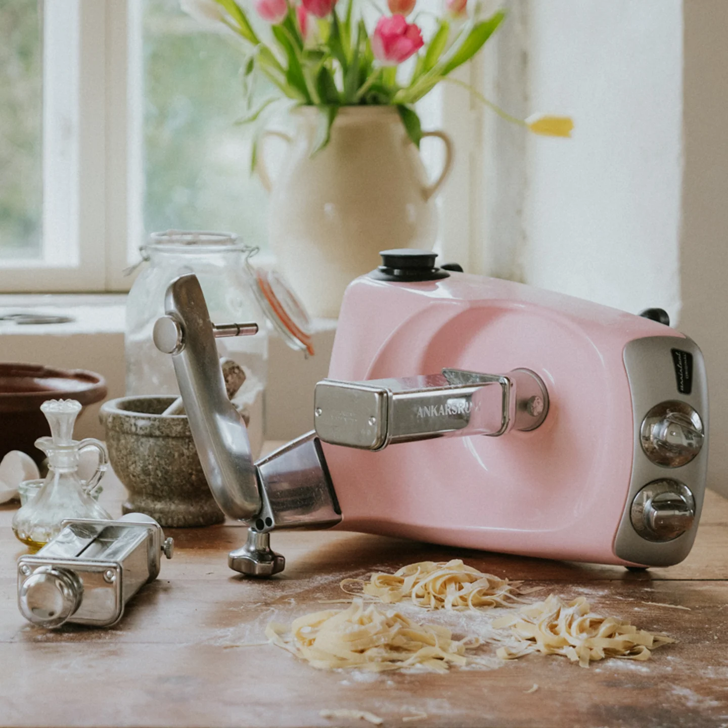 Ankarsrum Assistent Original Food Mixer / Cloudy Pink - Image 3
