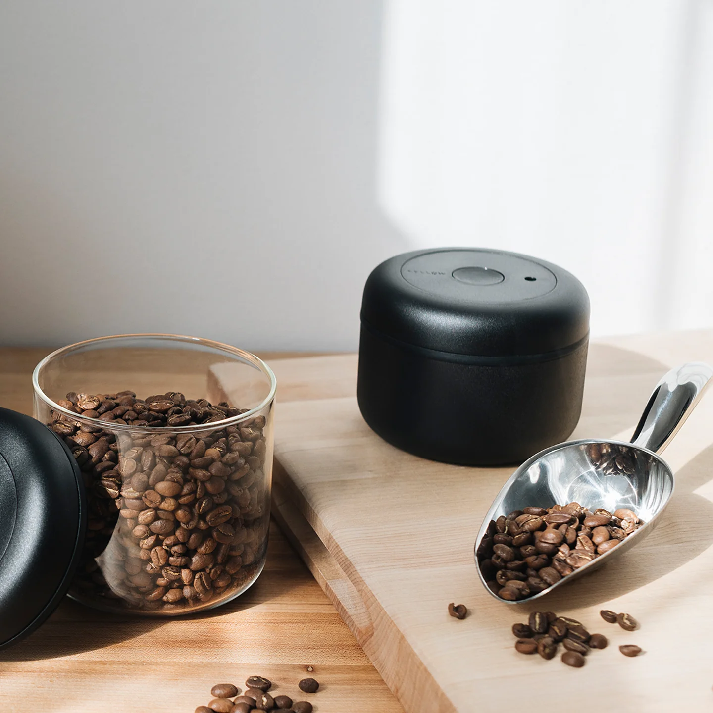 Fellow Atmos Vacuum Canister / Matte Black - Image 2