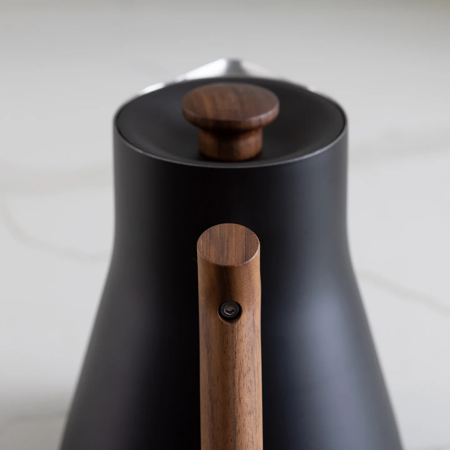 Fellow Corvo EKG Pro Electric Kettle / Matte Black/Walnut - Image 4