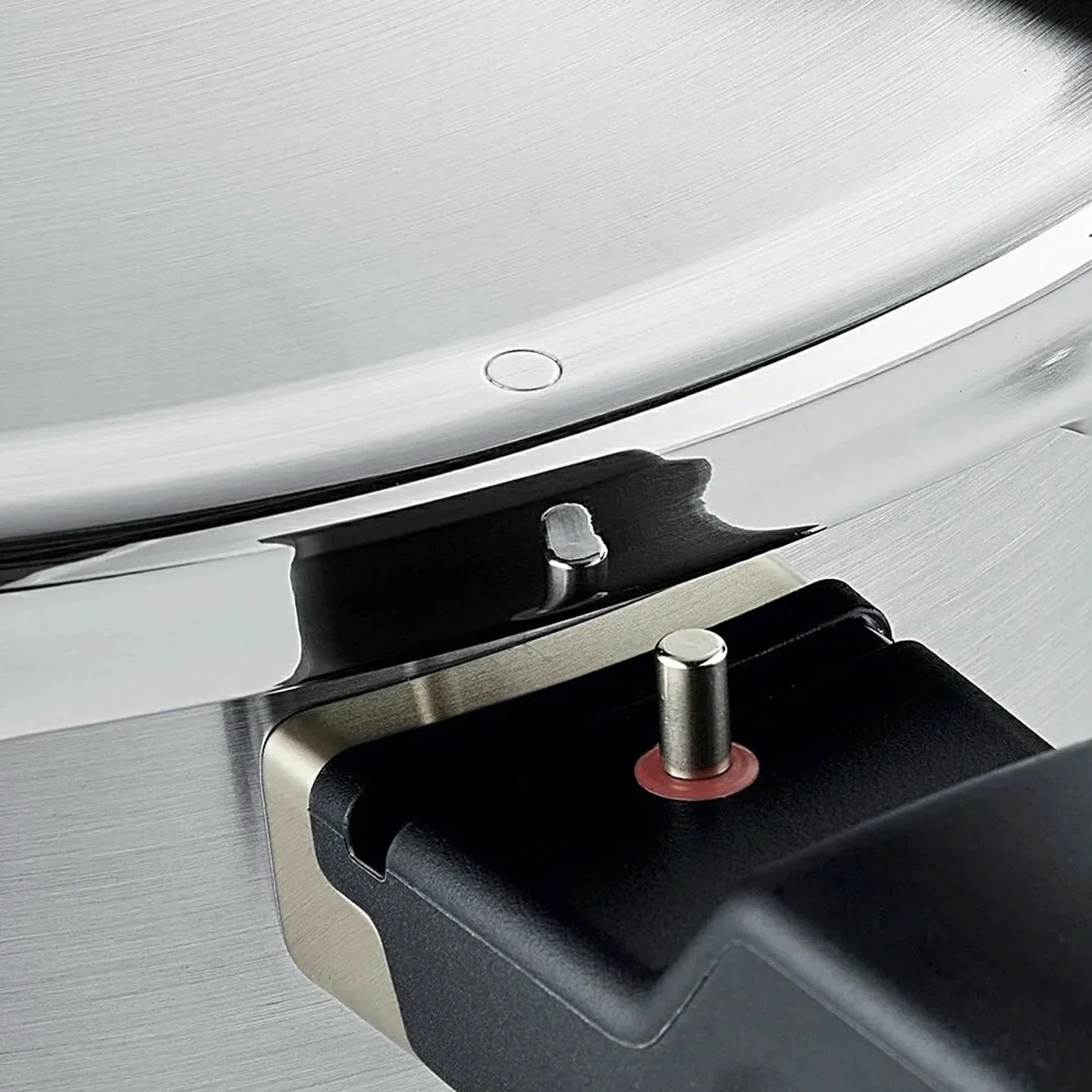 Fissler Vitaquick Premium Pressure Cooker with Insert / 22cm - Image 8