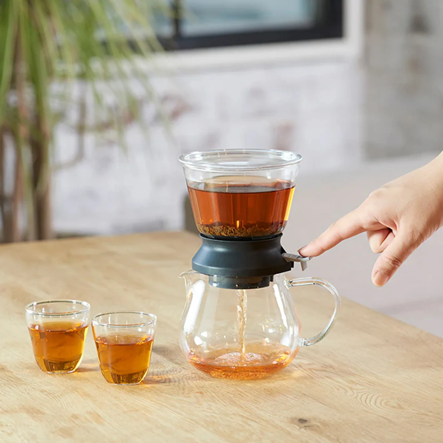 Hario Largo Glass Tea Dripper - Image 4