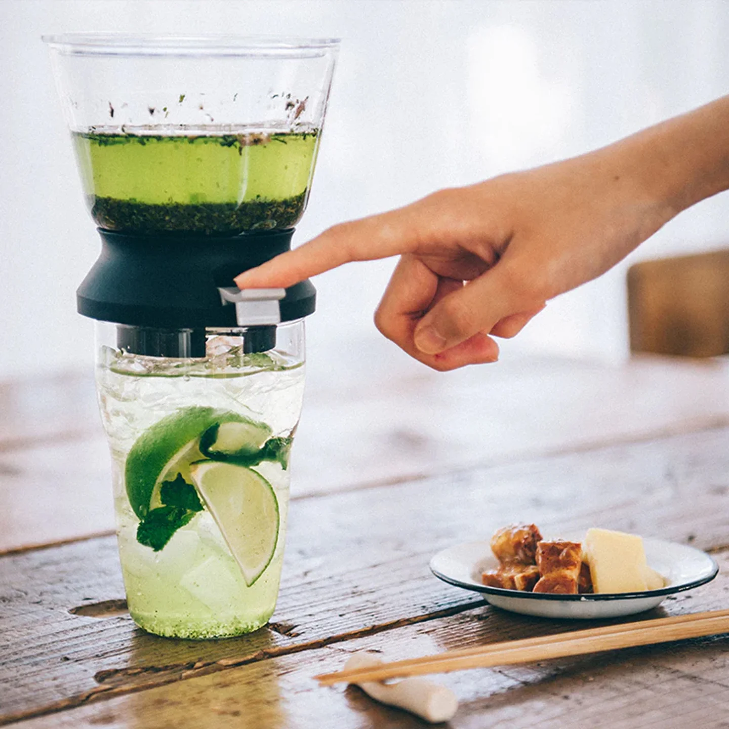 Hario Largo Glass Tea Dripper - Image 5