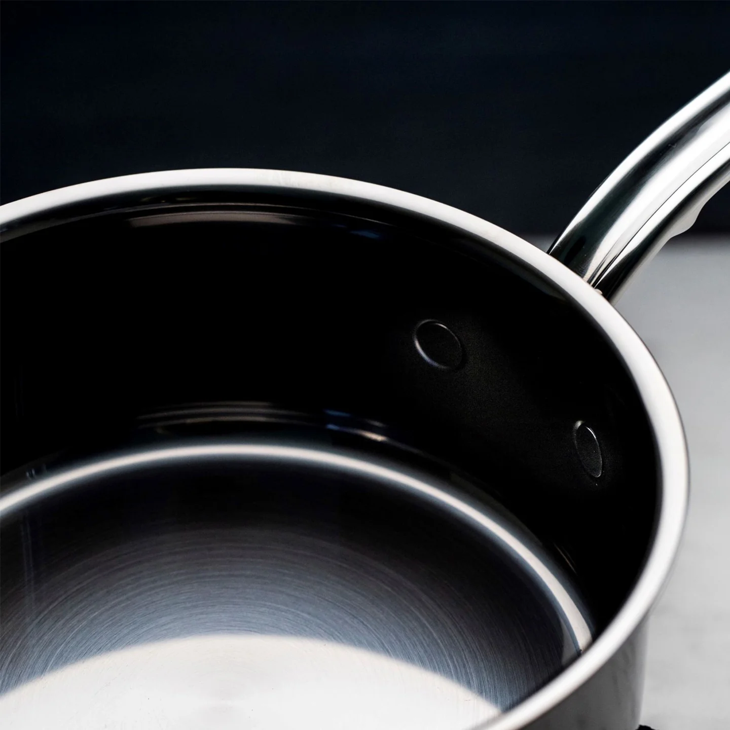 Hestan NanoBond Titanium Saucepan with Lid - Image 7