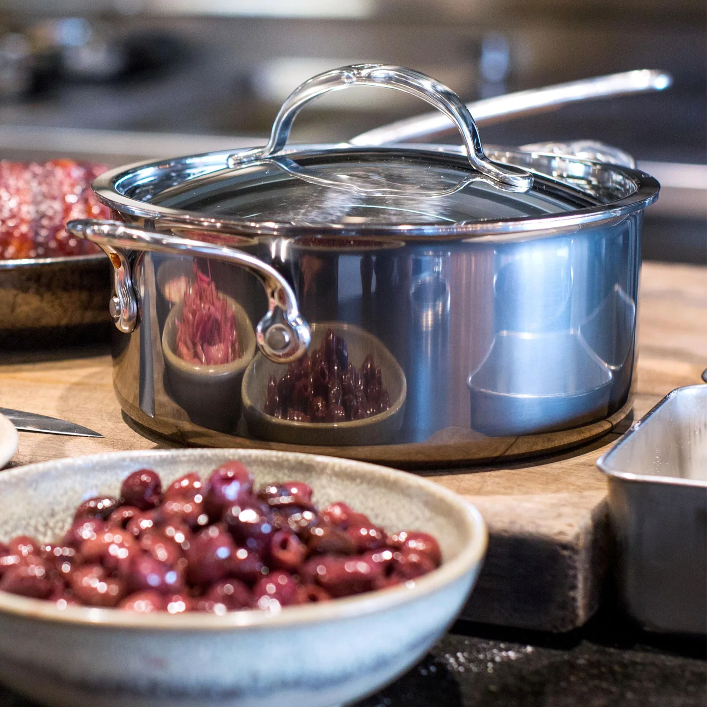 Hestan NanoBond Titanium Soup Pot with Lid - Image 5