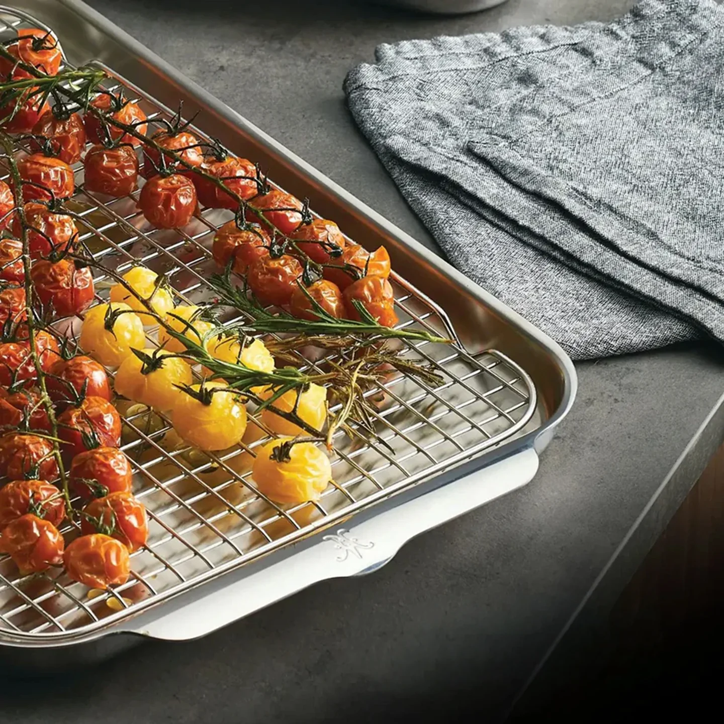 Hestan Ovenbond Essential Bakeware Set - Image 8