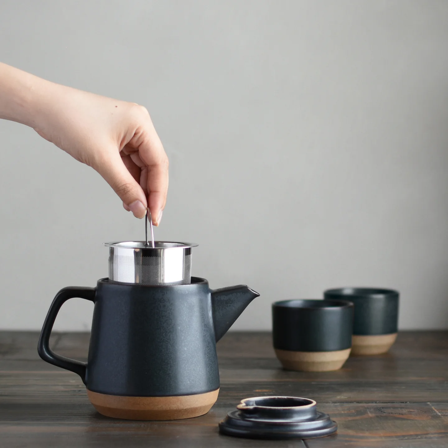 Kinto Ceramic Lab Teapot / 500ml / Black - Image 2