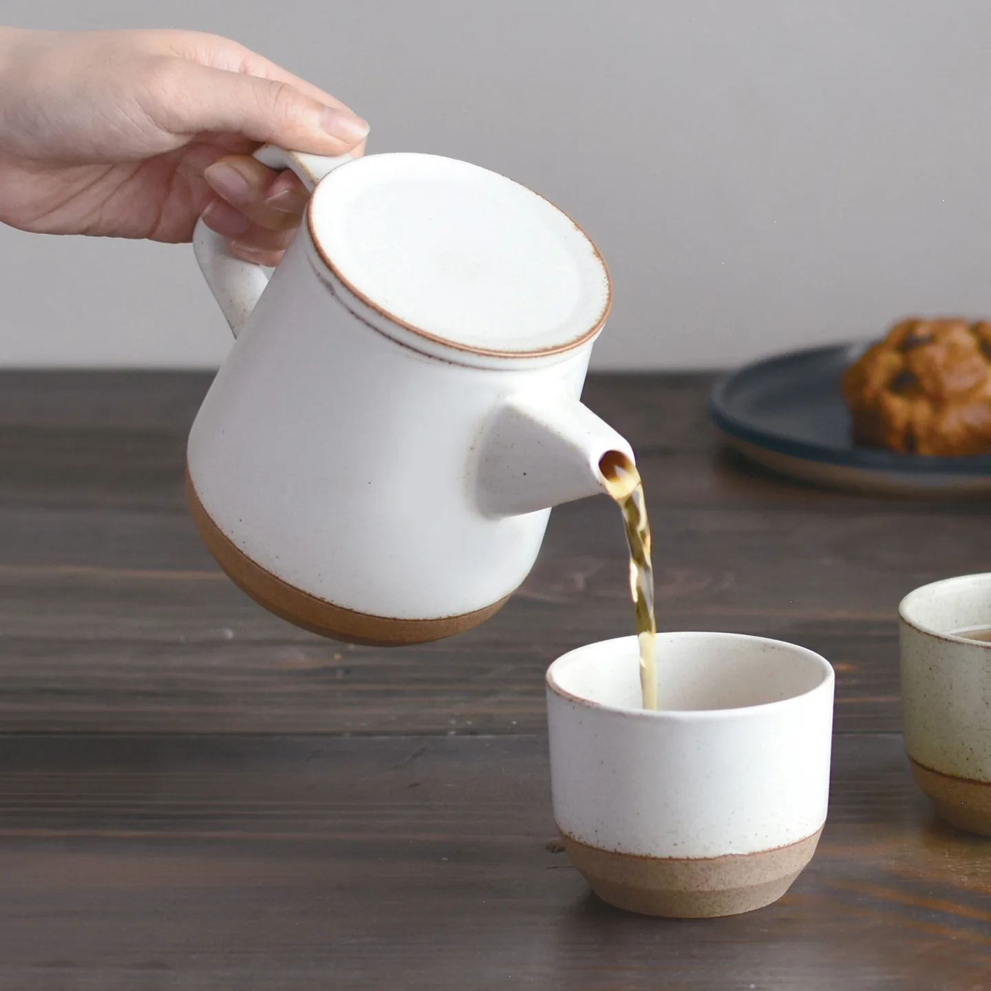 Kinto Ceramic Lab Teapot / 500ml / White - Image 2