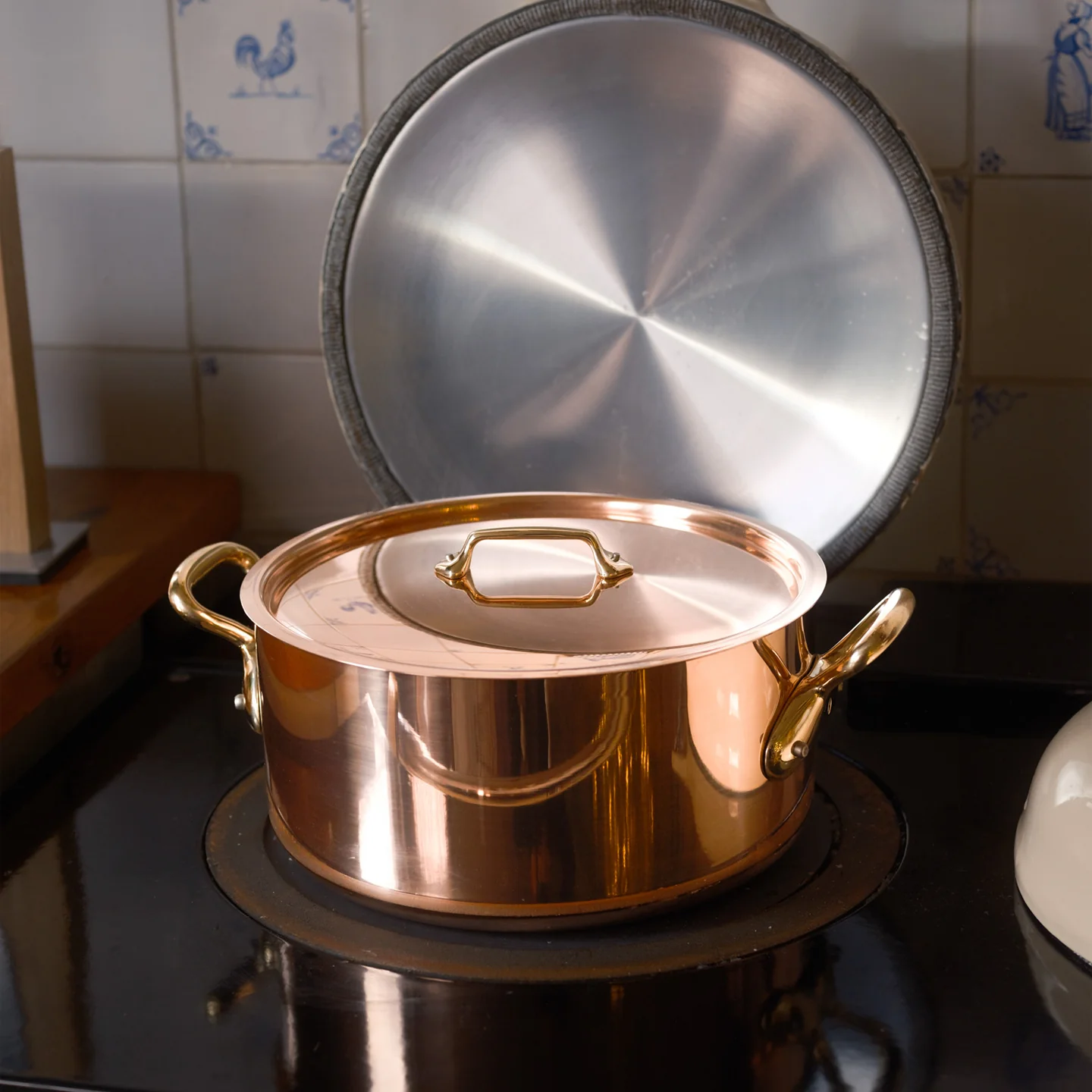 Mauviel M'200B Copper Casserole with Lid - Image 3