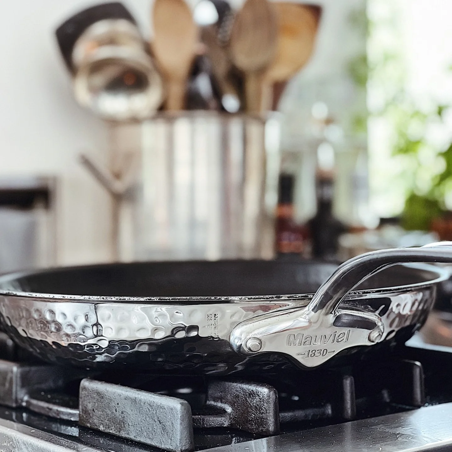 Mauviel M'Elite Non-Stick Frying Pan - Image 2