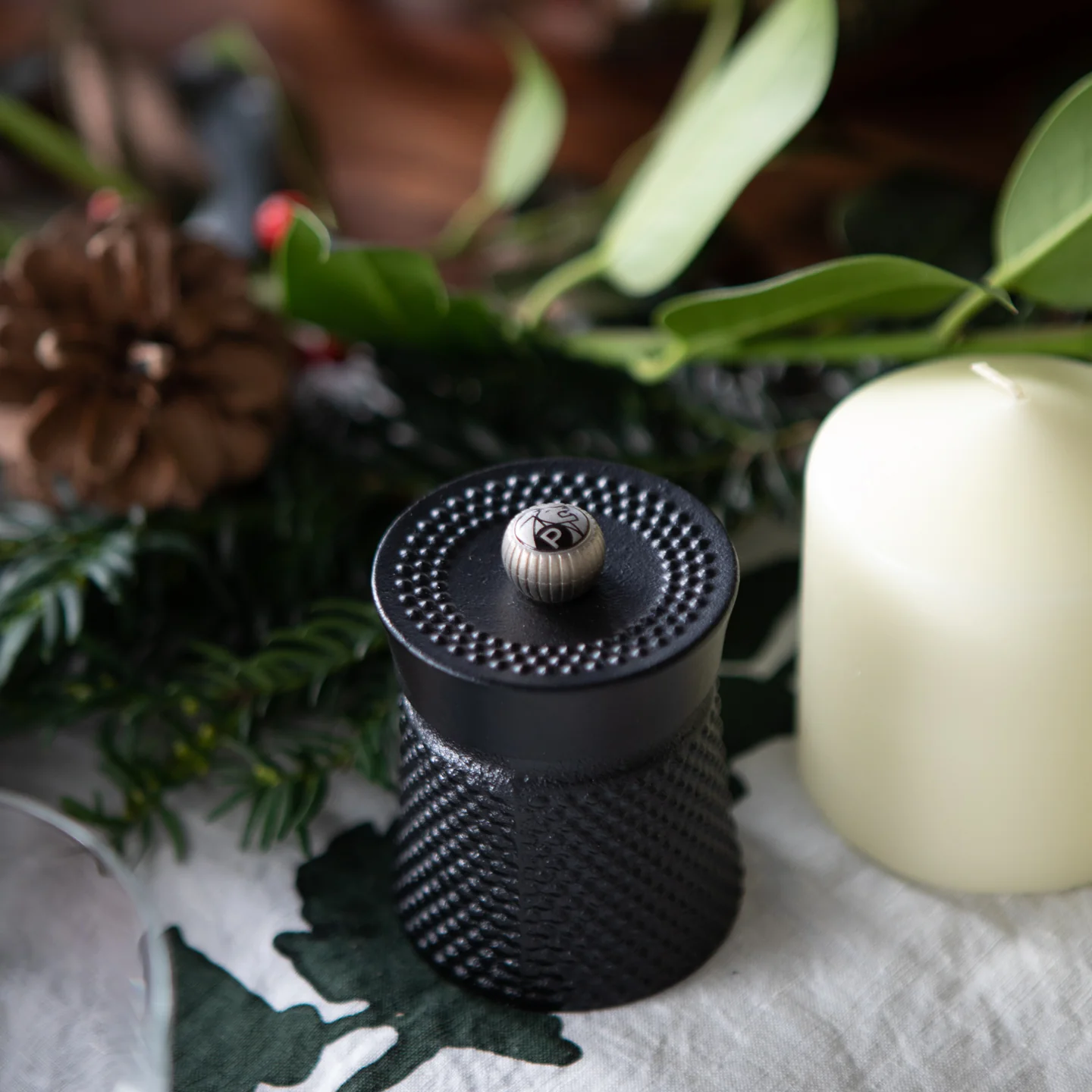 Peugeot Bali Fonte Cast Iron Pepper Mill / Black - Image 2
