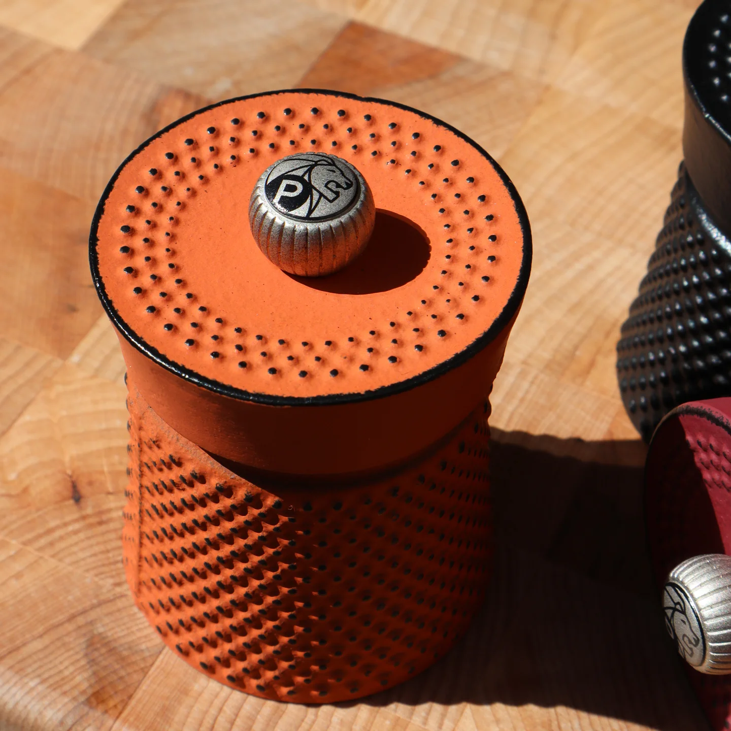 Peugeot Bali Fonte Cast Iron Pepper Mill / Orange - Image 2