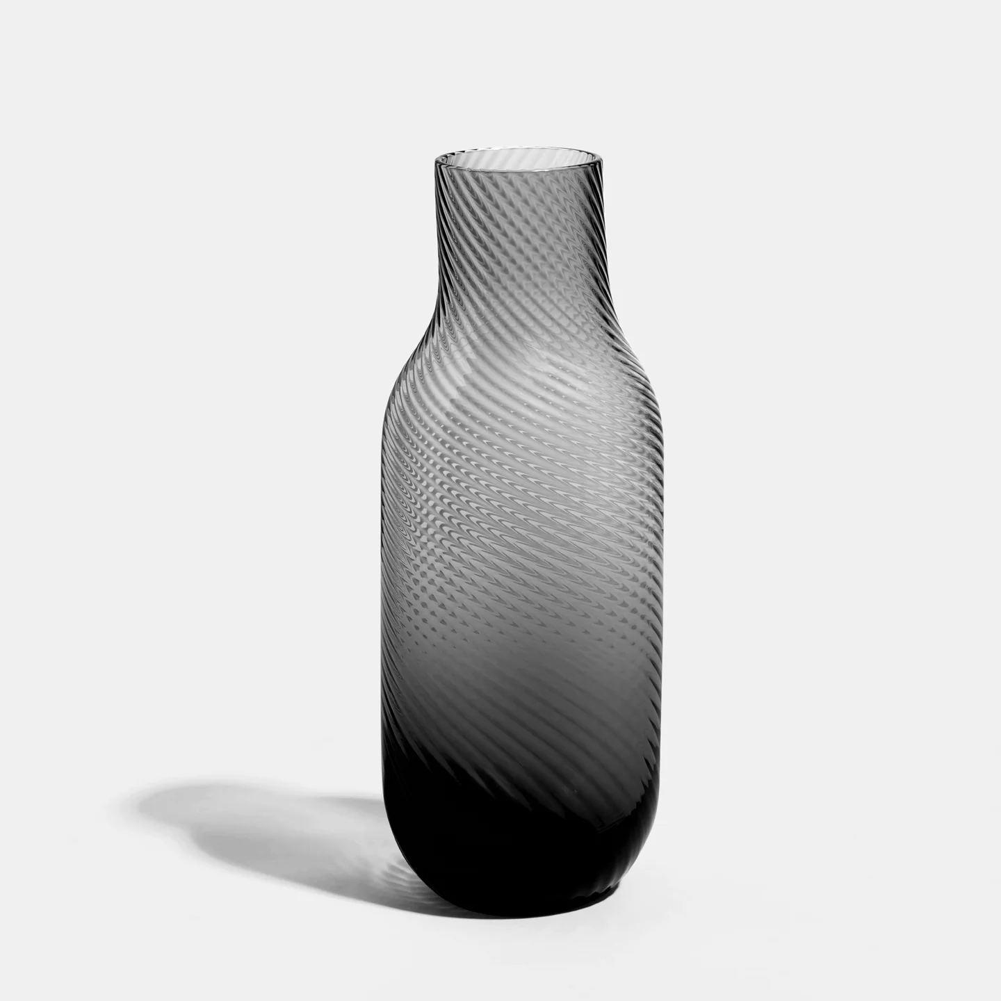Richard Brendon Optic Carafe / Smoke - Image 3