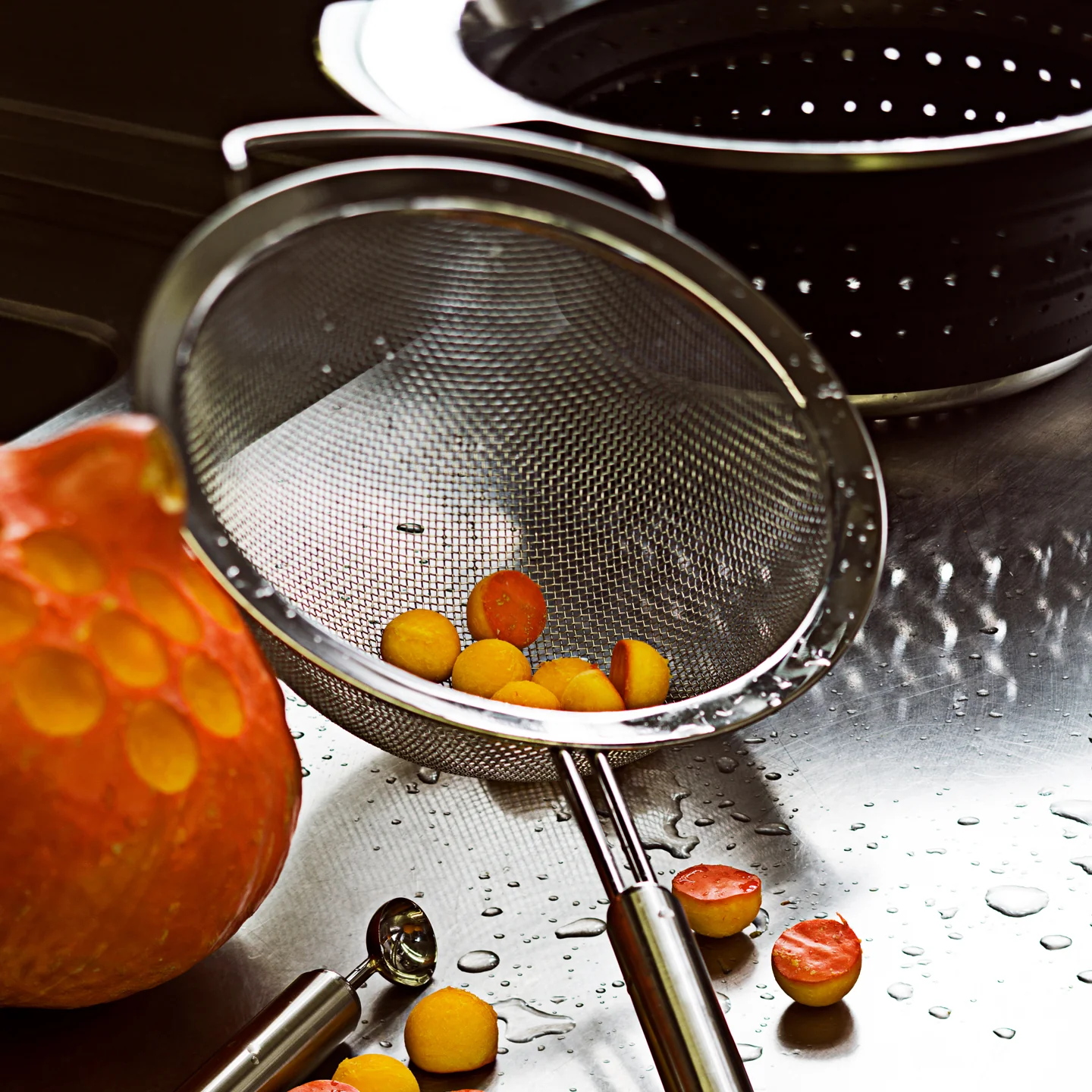 Rosle Fine Mesh Kitchen Sieve - Image 2