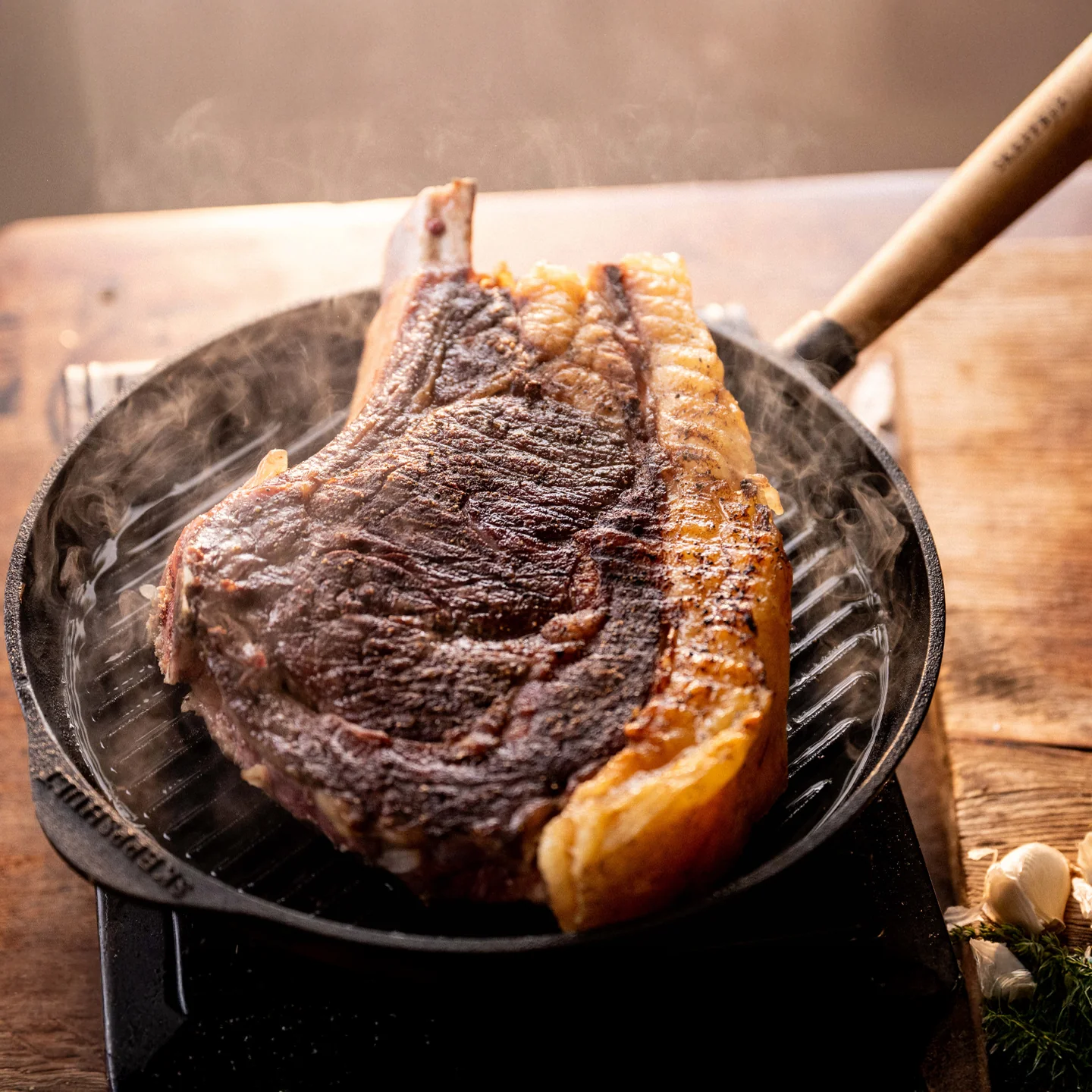 Skeppshult Cast Iron Grill Pan with Walnut Handle - Image 5