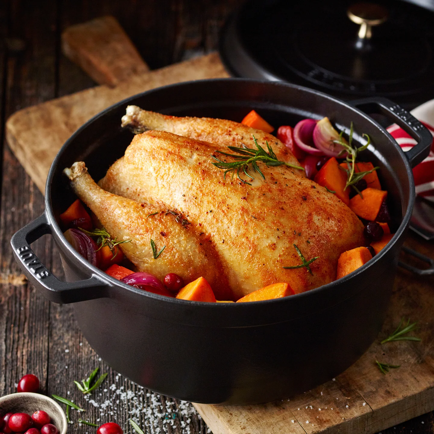 Staub Round Cocotte / Black - Image 15