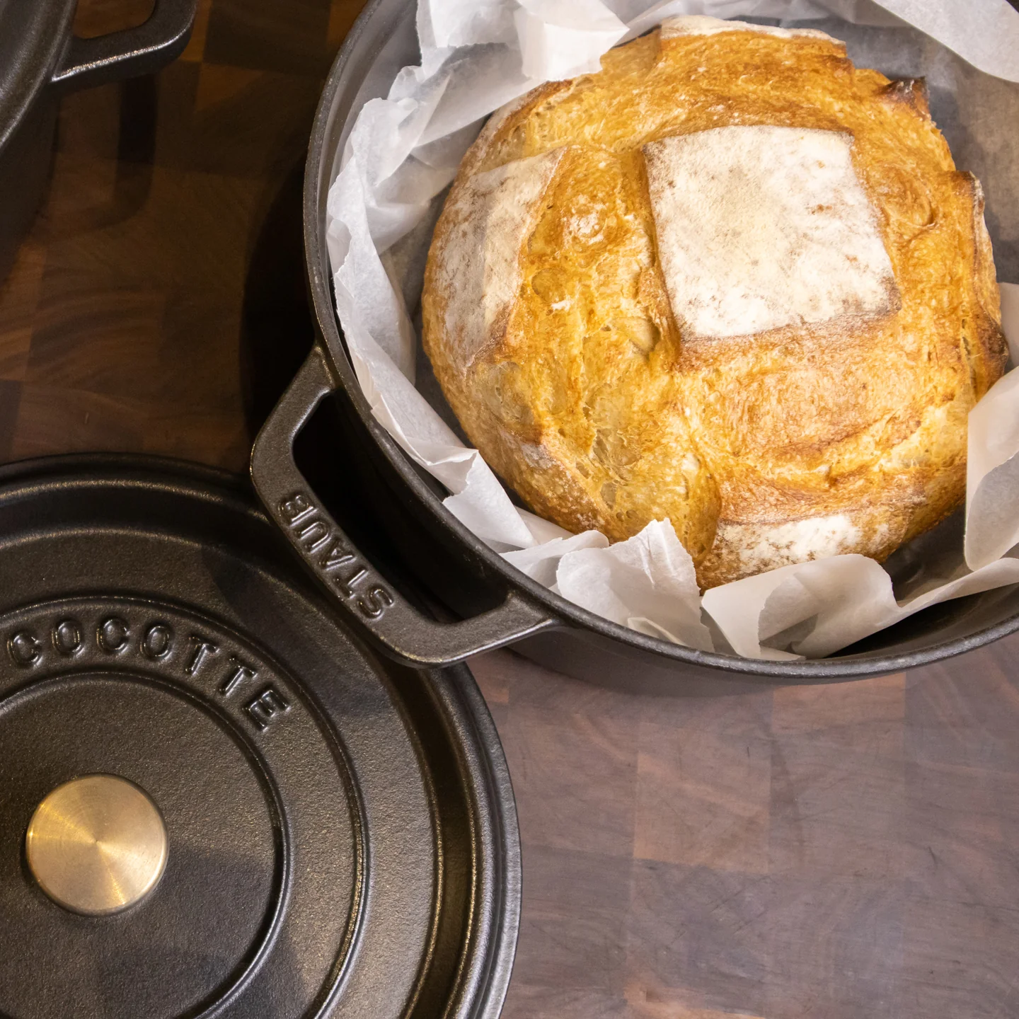Staub Round Cocotte / Black - Image 2