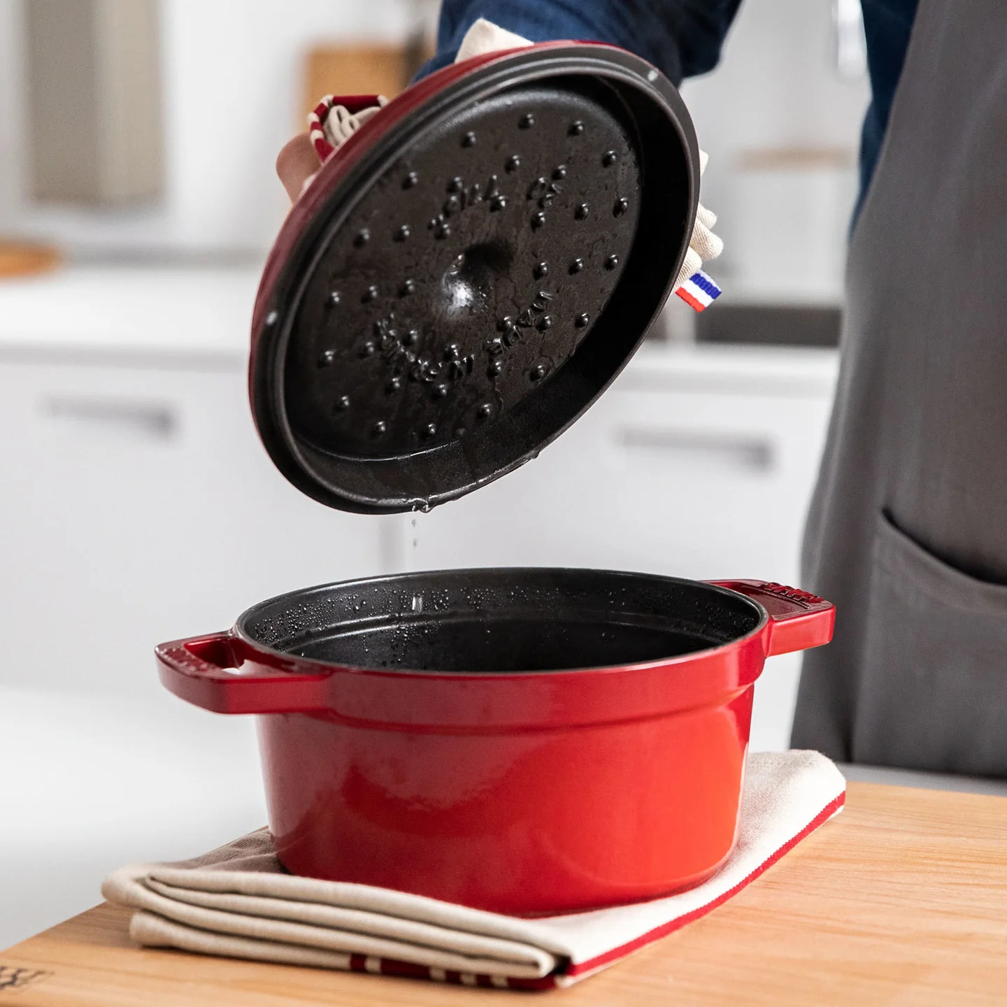 Staub Round Cocotte / Cherry - Image 13