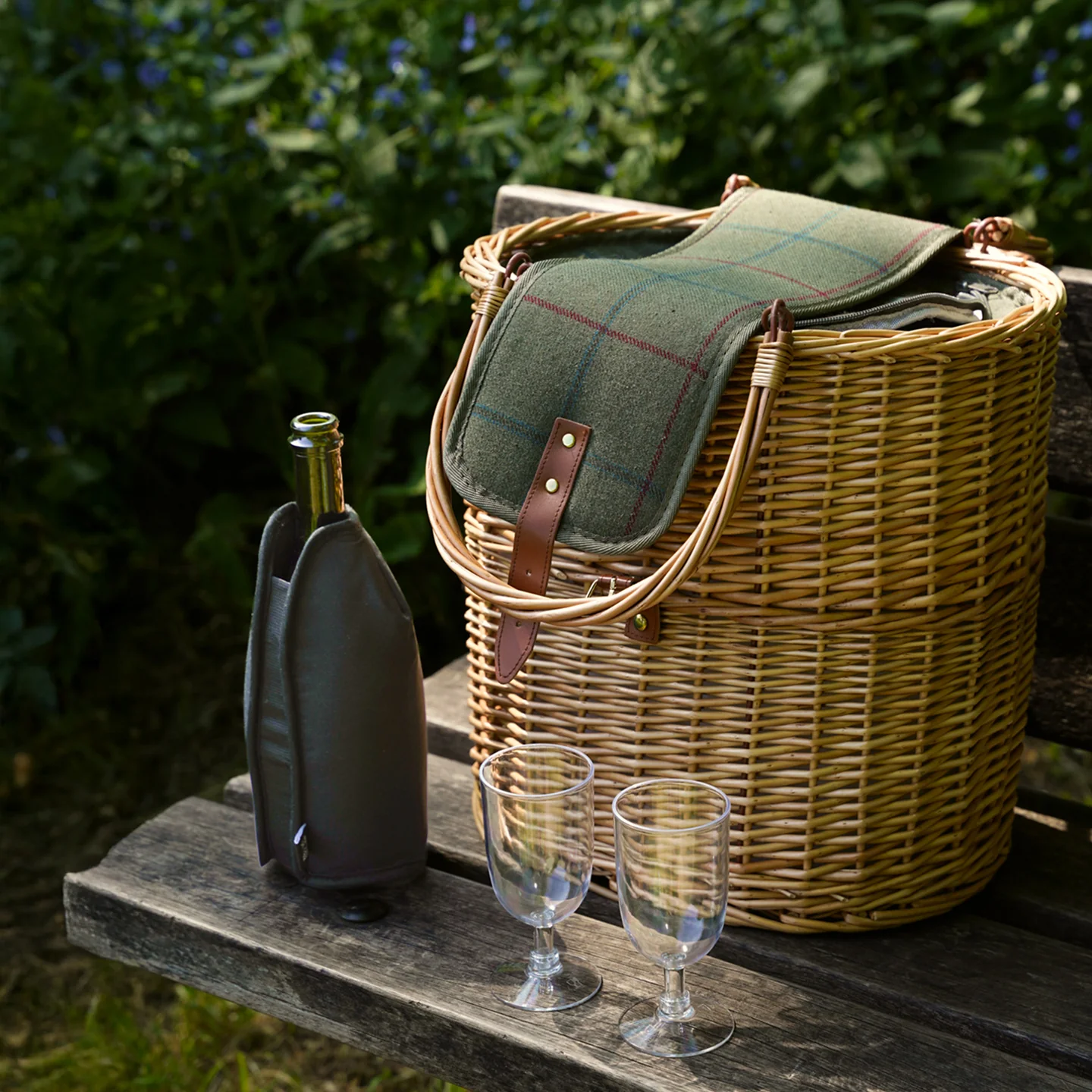 Willow Green Tweed Chiller Hamper Basket - Image 10